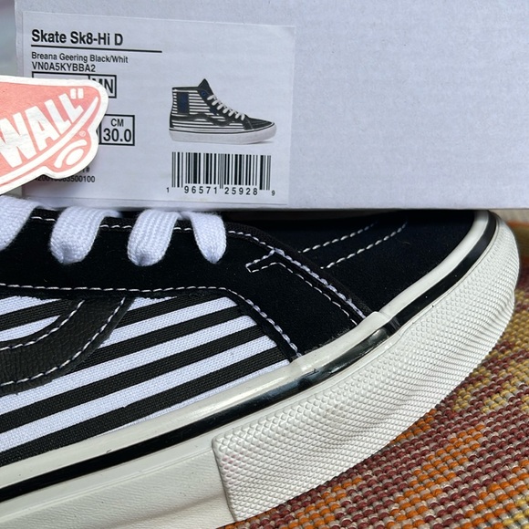 Vans Men’s Skate Sk8-Hi D
Breana Geering Black/White
VN0A5KYBBA2
Sneakers - Picture 7 of 16